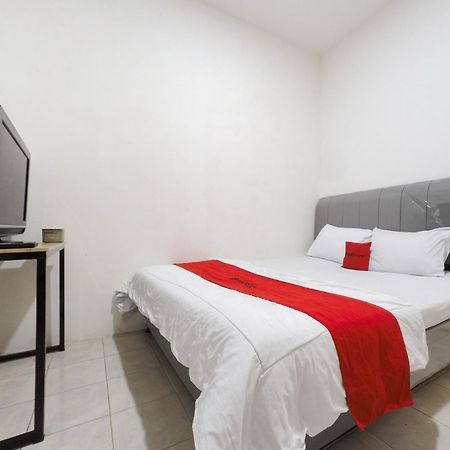Reddoorz At Flamboyan Harapan Indah 호텔 베카시 외부 사진