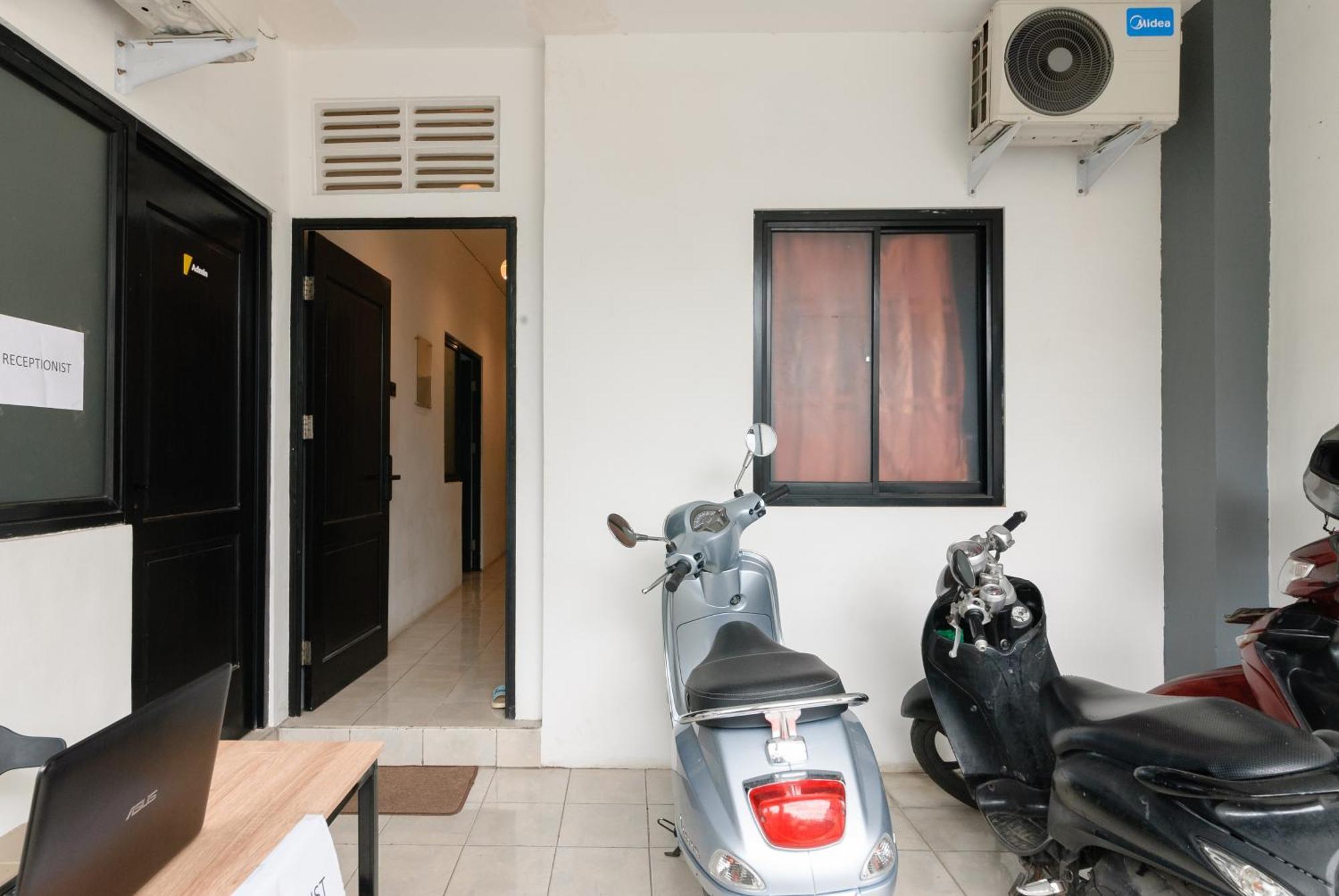 Reddoorz At Flamboyan Harapan Indah 호텔 베카시 외부 사진