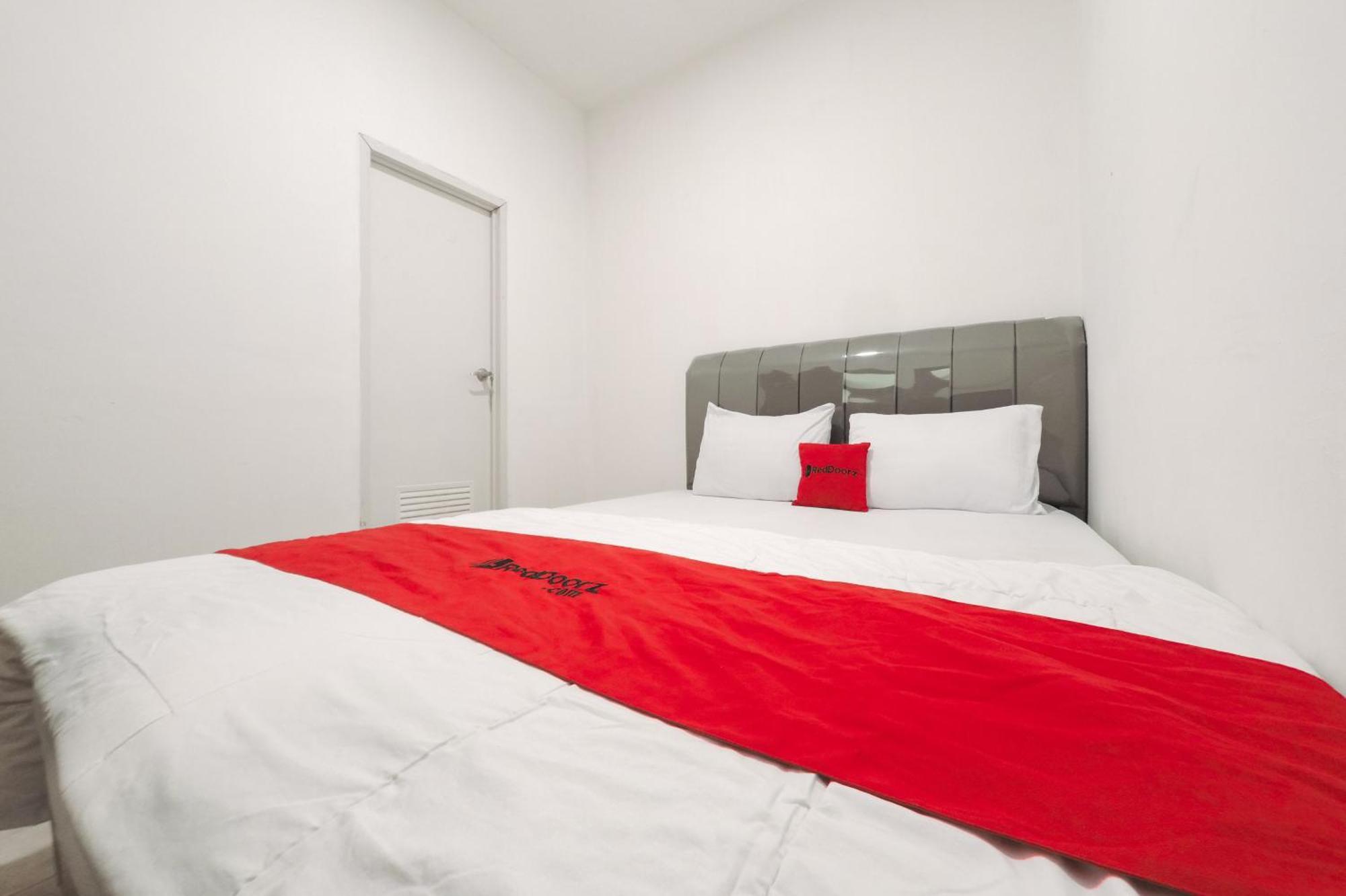 Reddoorz At Flamboyan Harapan Indah 호텔 베카시 외부 사진