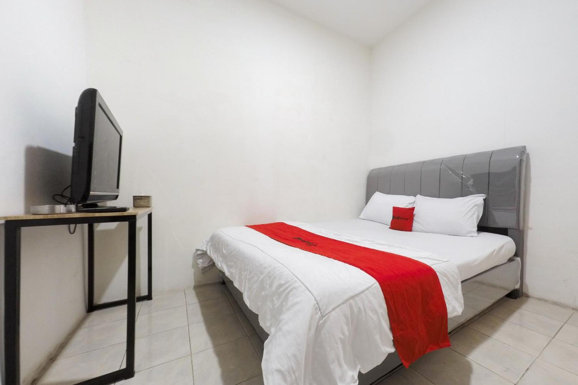 Reddoorz At Flamboyan Harapan Indah 호텔 베카시 외부 사진